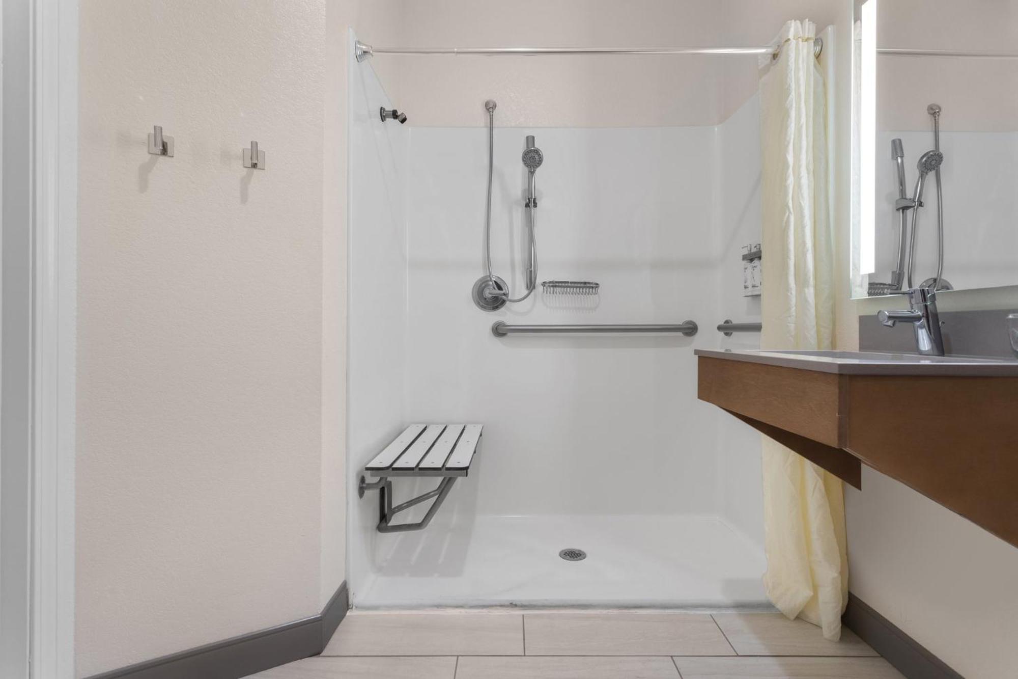 Candlewood Suites La Crosse By Ihg Esterno foto